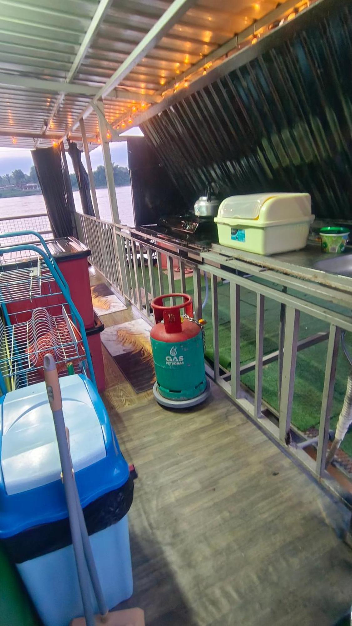 Rumah Rakit Bangau Parit Temerloh