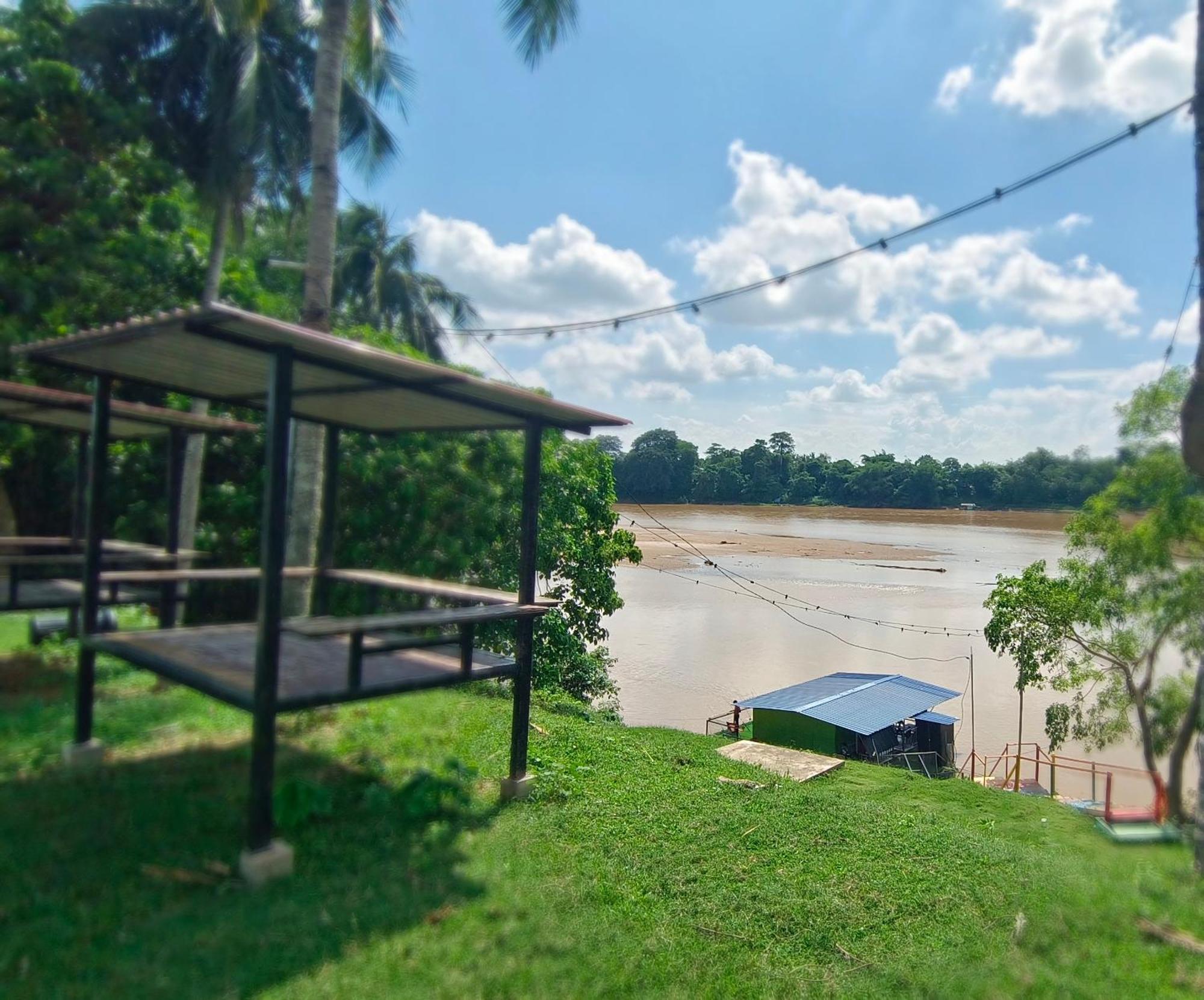 Rumah Rakit Bangau Parit